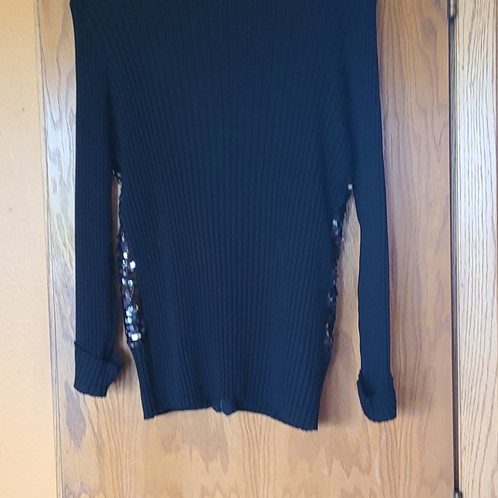 Sweater - Picture 3 of 3